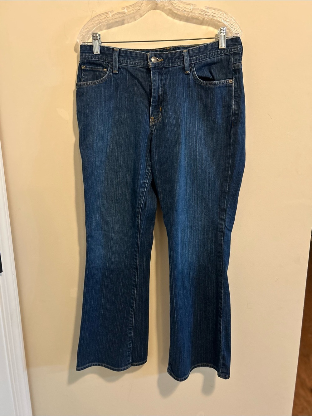 Eddie‎ Bauer Women's Dark Indigo Cropped Jeans